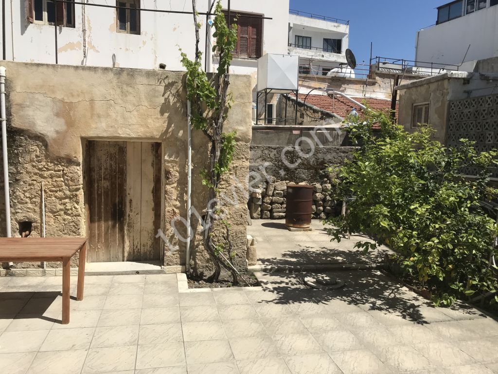 Villa For Sale in Girne Merkez, Kyrenia