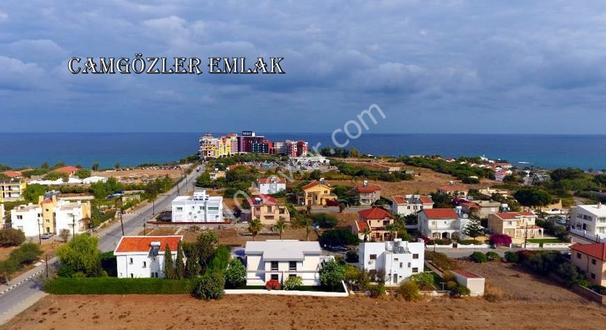 Girne Alsancak Merit yolu üzeri İkiz Villalar