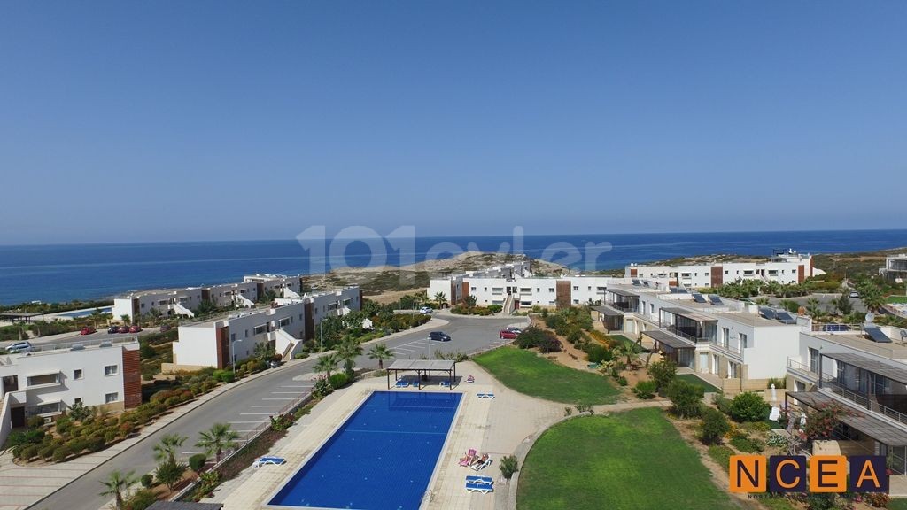 TWO BEDROOM PENTHOUSE APARTMENT OVERLOOKING THE POOL AND OCEAN