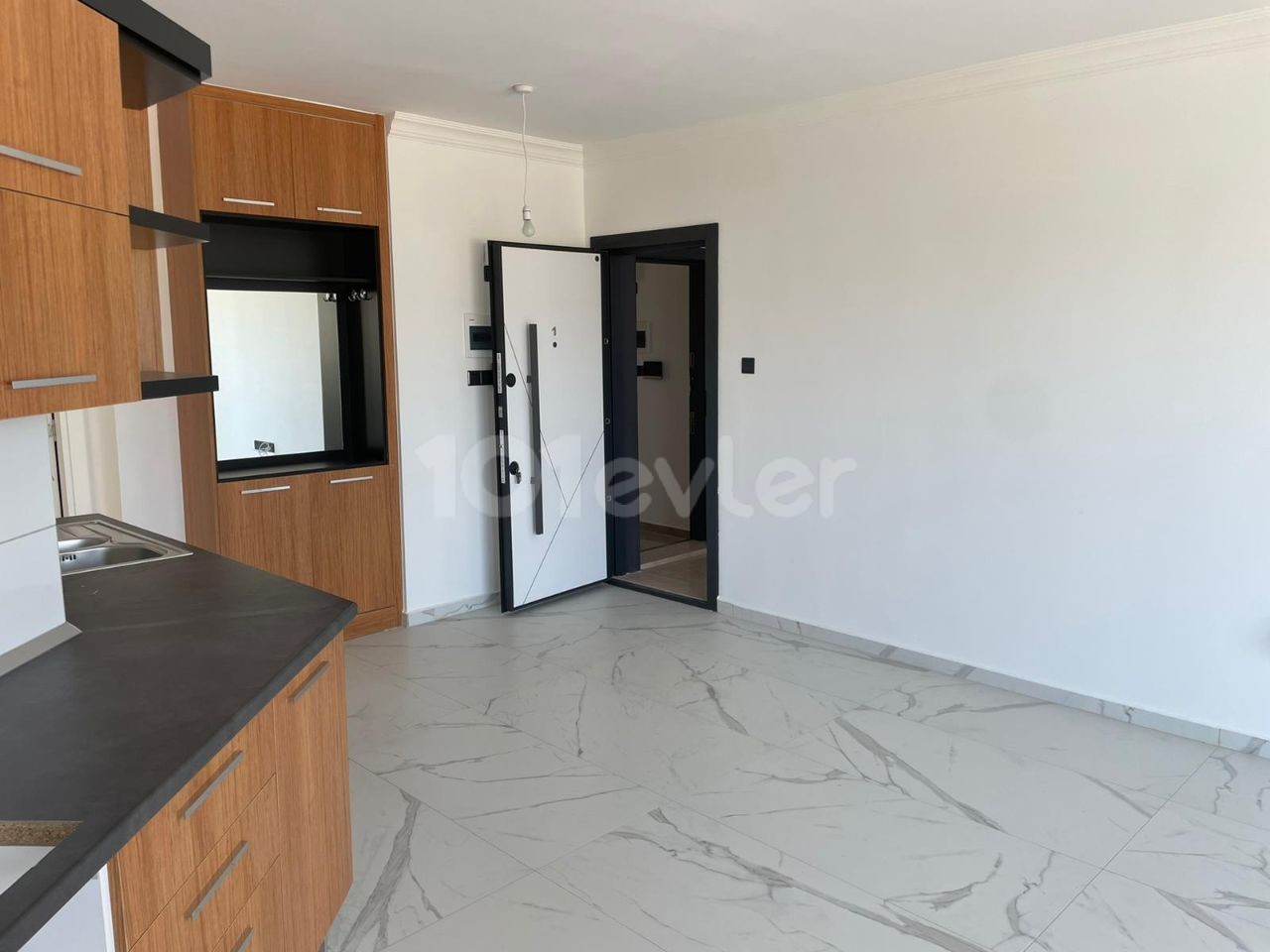 Newly finished 1 + 1 apartment for sale in Kyrenia Karaoglanoglu district ** 