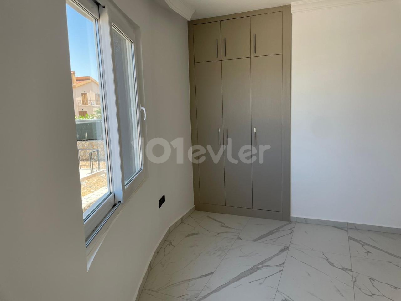 Newly finished 1 + 1 apartment for sale in Kyrenia Karaoglanoglu district ** 