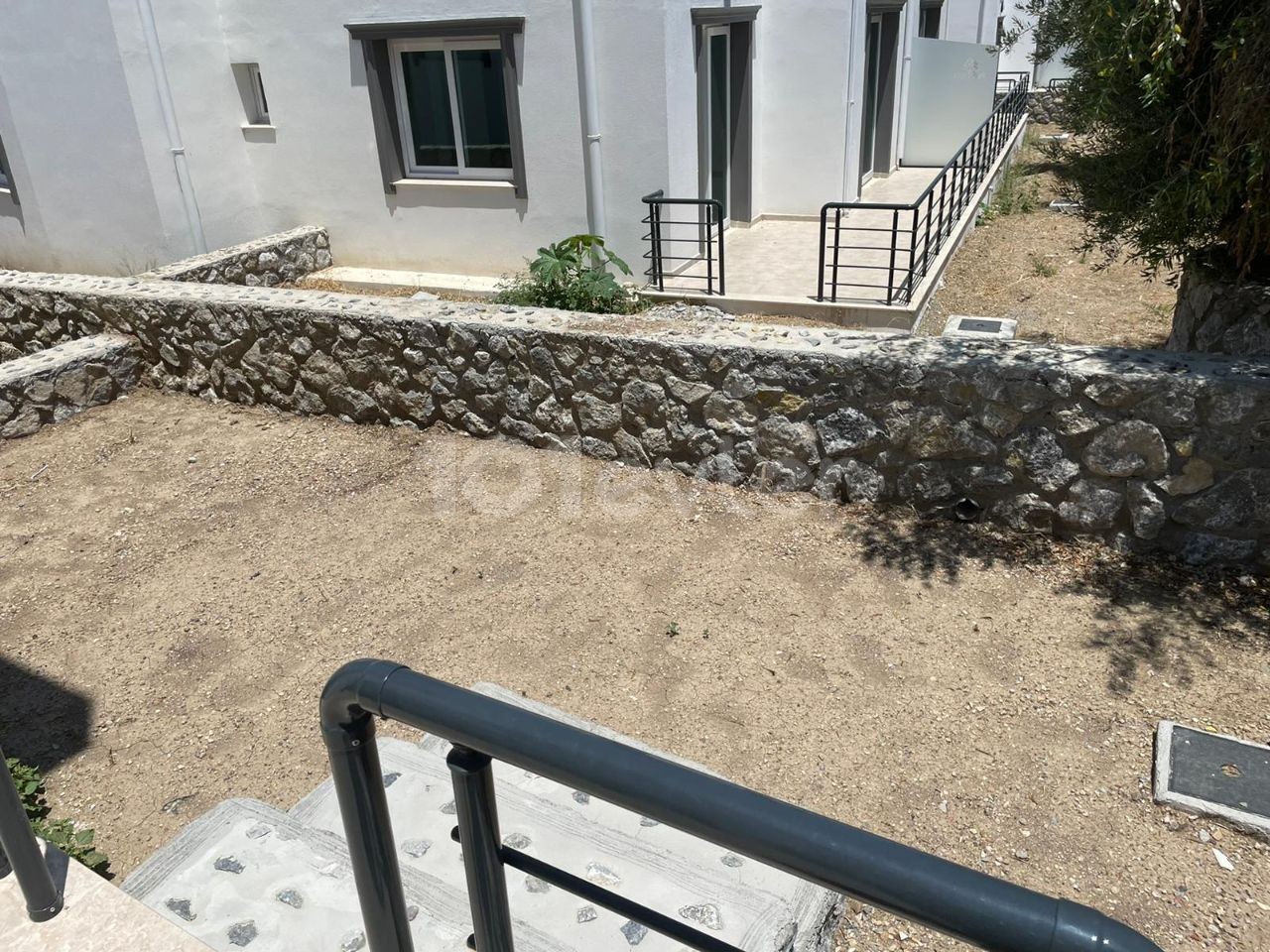 1+1 flat for sale in Kyrenia Karaoğlanoğlu area