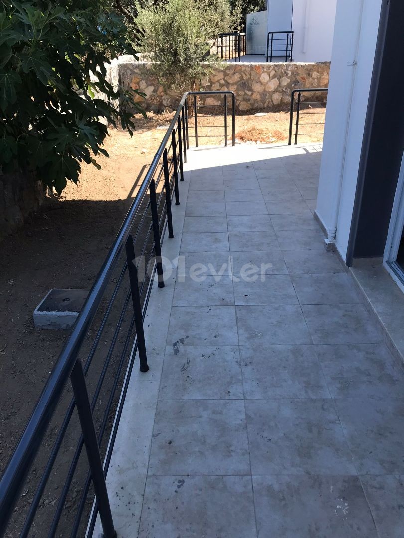 1+1 Luxury Flat for Rent With Mountain View in Karaoğlanoğlu, Girne