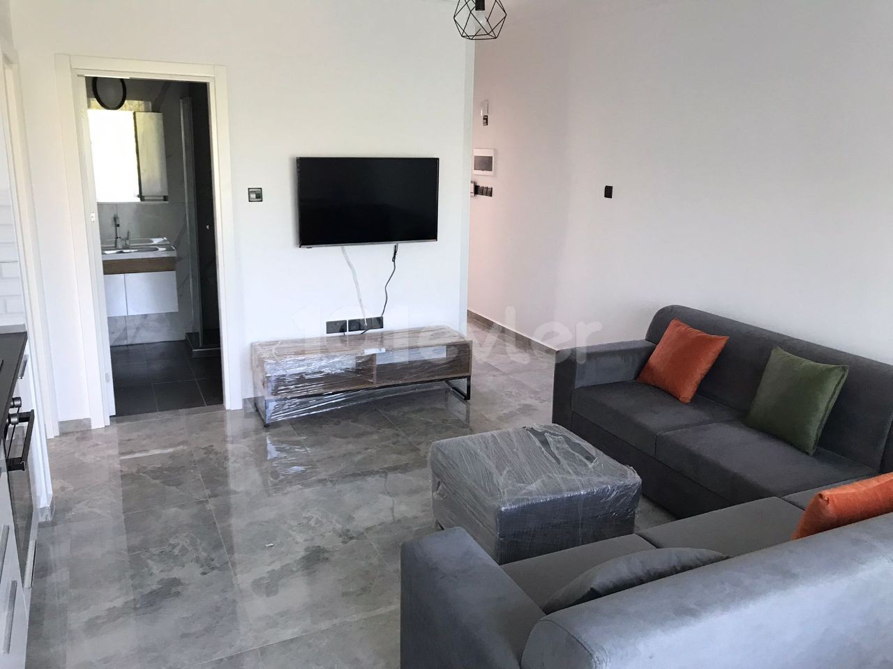 1+1 Luxury Flat for Rent With Mountain View in Karaoğlanoğlu, Girne