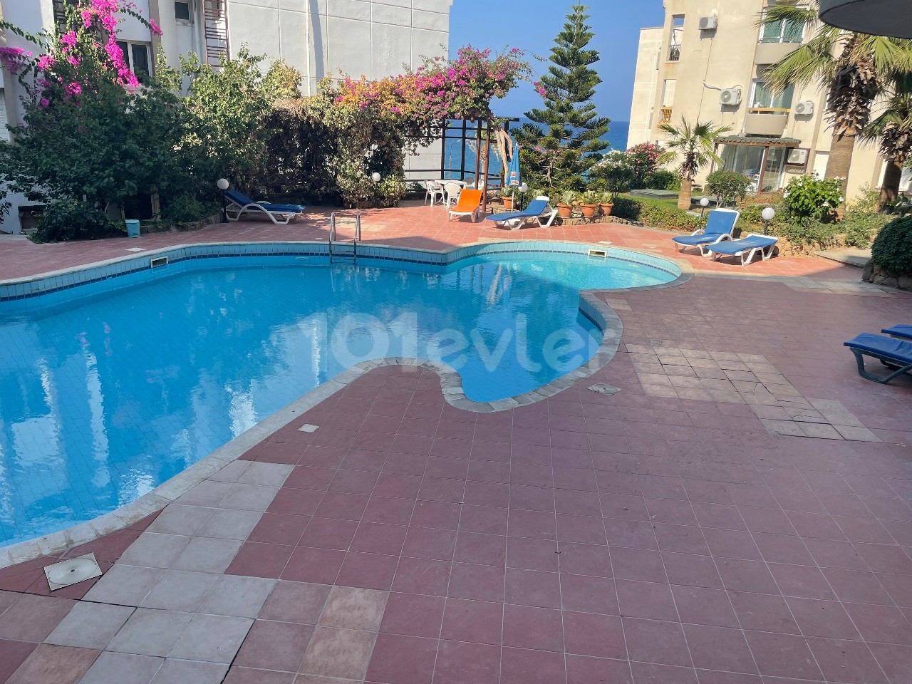 Girne Kaşkar Court bölgesinde kiralık 3+1 daire