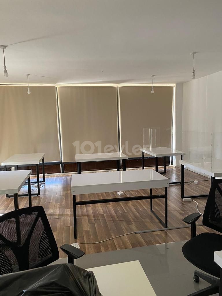 Girne Merkezde Kiralık Ofis. 150 m2