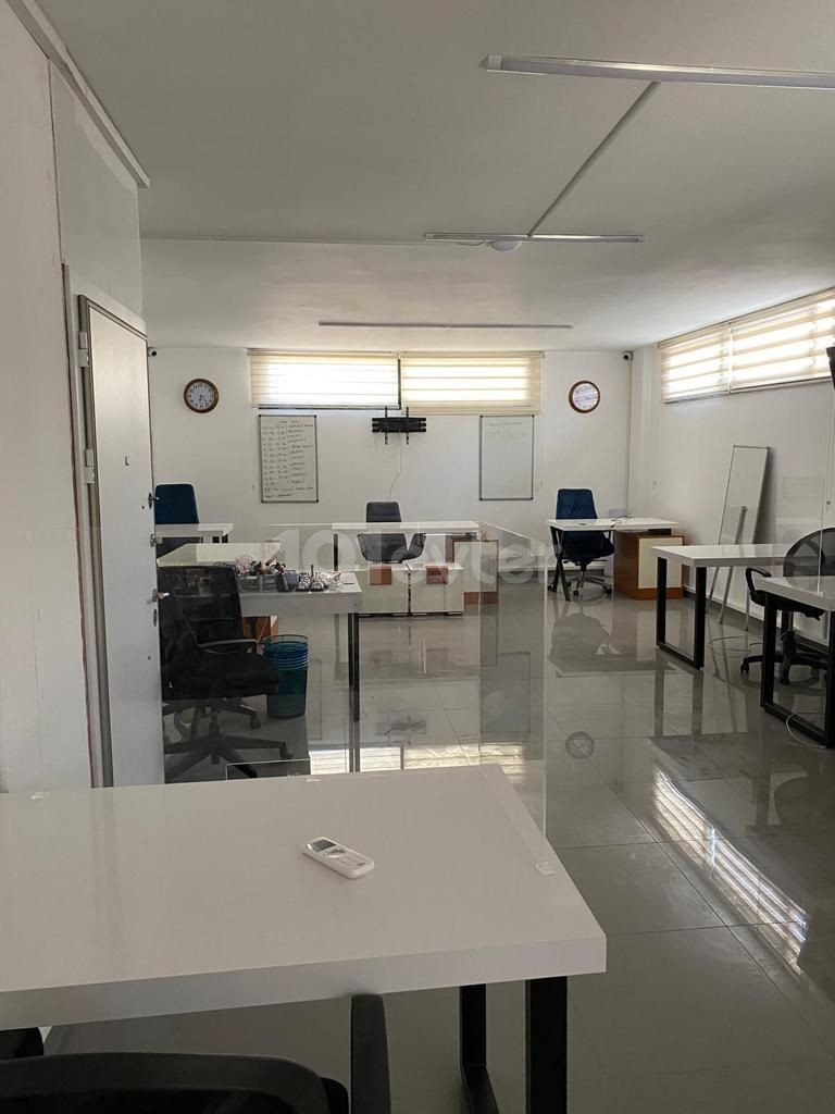 Girne Merkezde Kiralık Ofis. 150 m2