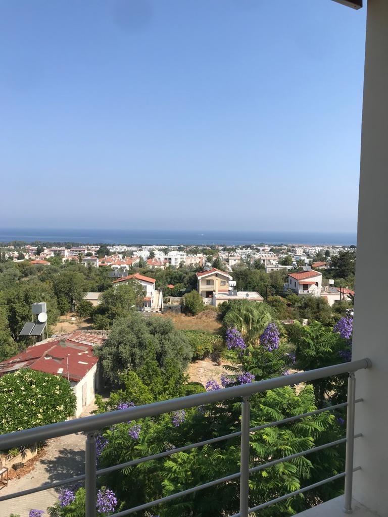 Girne Alsancak'ta harika manzaralı kiralık 1+1