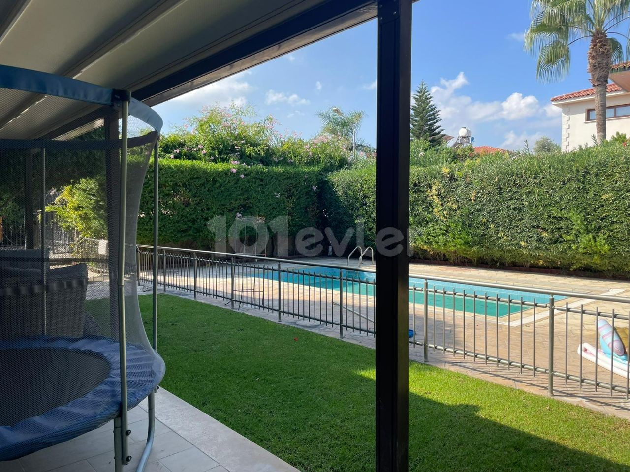 4+1 Villa zur Miete mit Pool in zentraler Lage in Kyrenia ** 