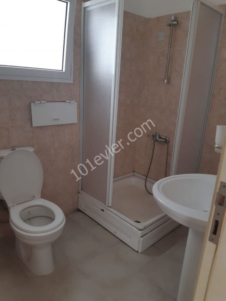 LEFKOŞA DA LÜKS 2+1 DAİRELER 1600 TL