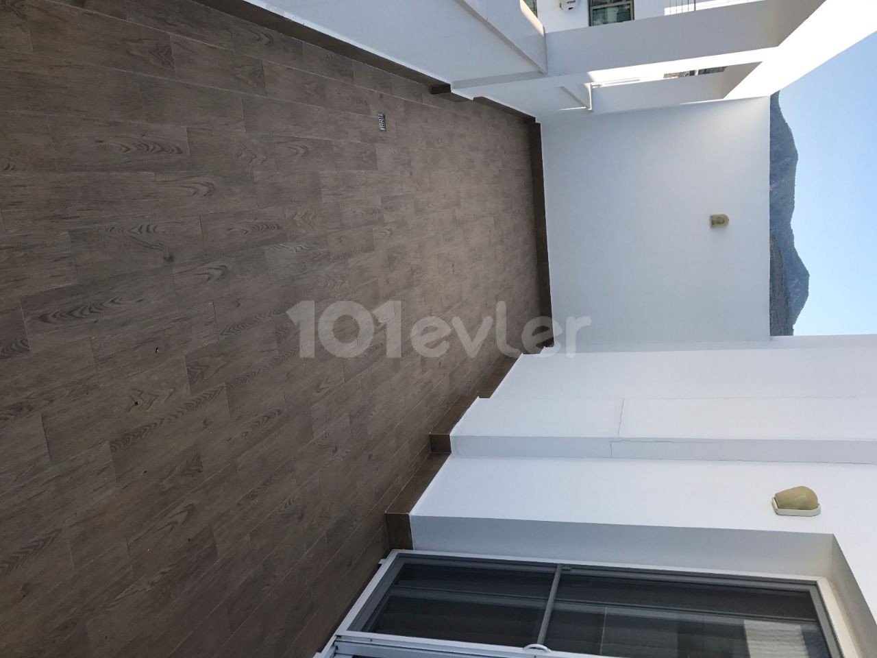 2+1 Penthouse Im Zentrum Von Kyrenia Zu Verkaufen ** 