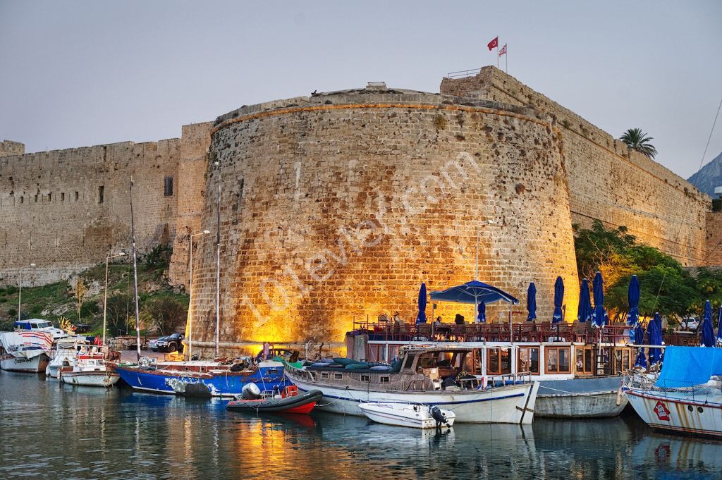 Eben Kaufen in Girne Merkez, Kyrenia