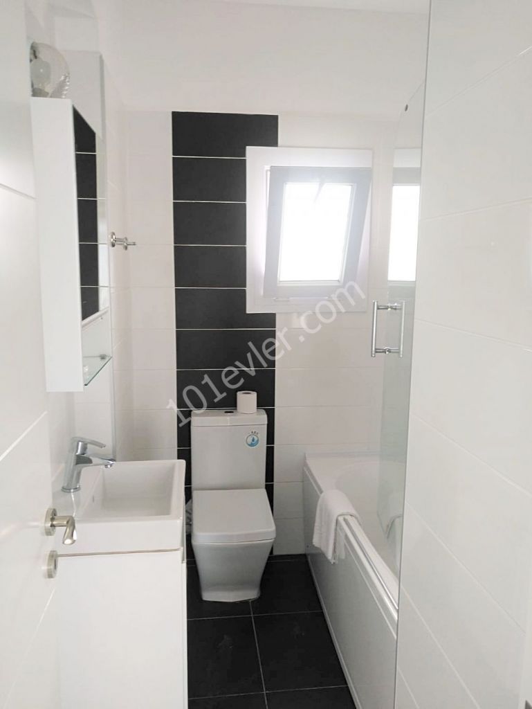 Denize sıfır sitede 2+1 daire