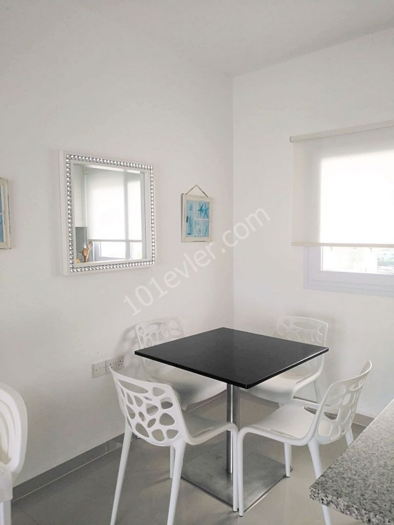 Denize sıfır sitede 2+1 daire