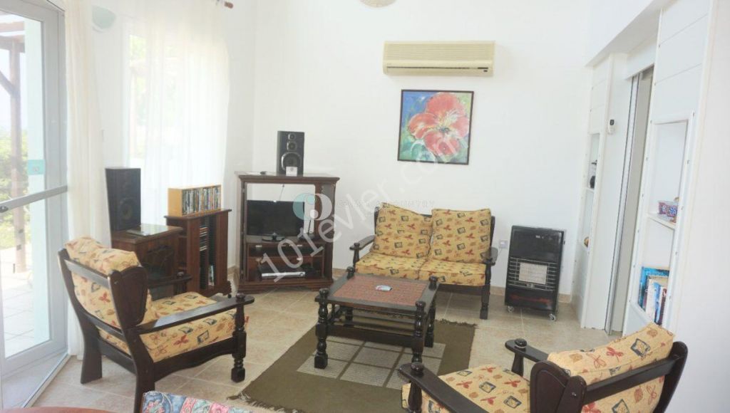 2 Bedroom Garden Apartment on Peaceful Complex