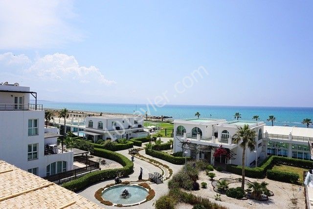 2 Bedroom Penthouse Resale with Direct Sea Views!