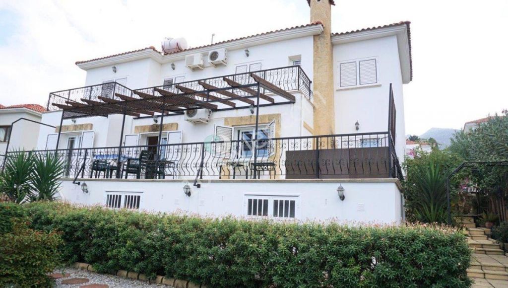 4+1 ful eşyalı villa, ortak havuzlu site, Bellapais bölgesi