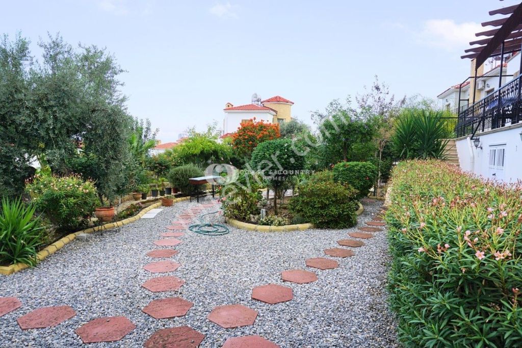 Lovely 4 Bedroom Villa in Bellapais