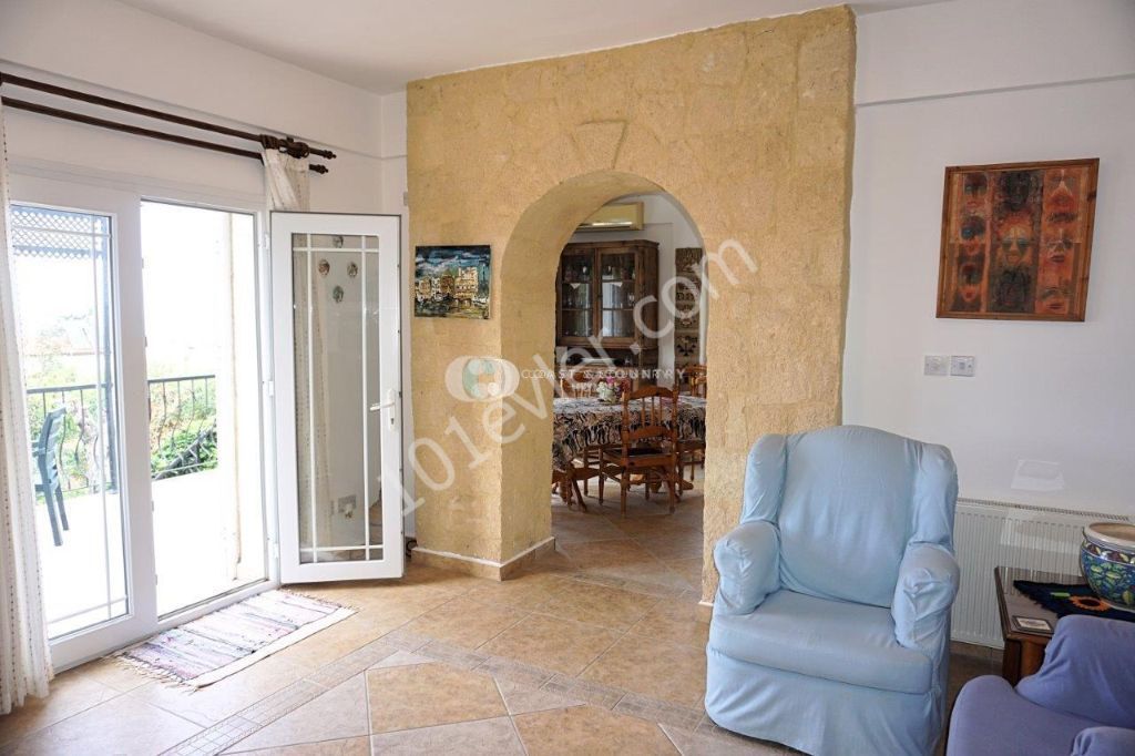 4+1 ful eşyalı villa, ortak havuzlu site, Bellapais bölgesi