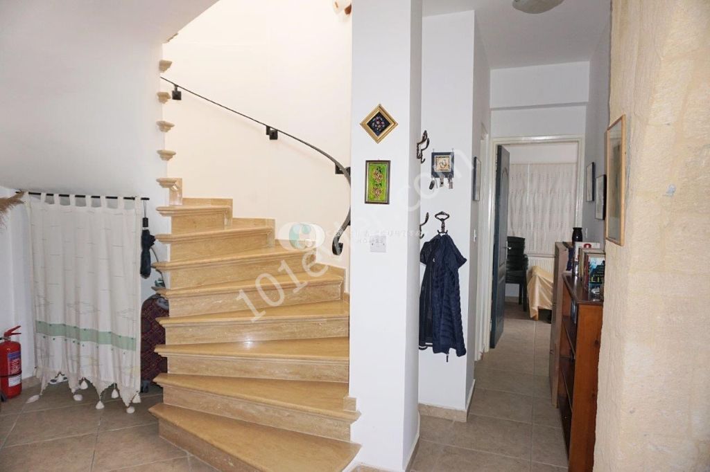 4+1 ful eşyalı villa, ortak havuzlu site, Bellapais bölgesi