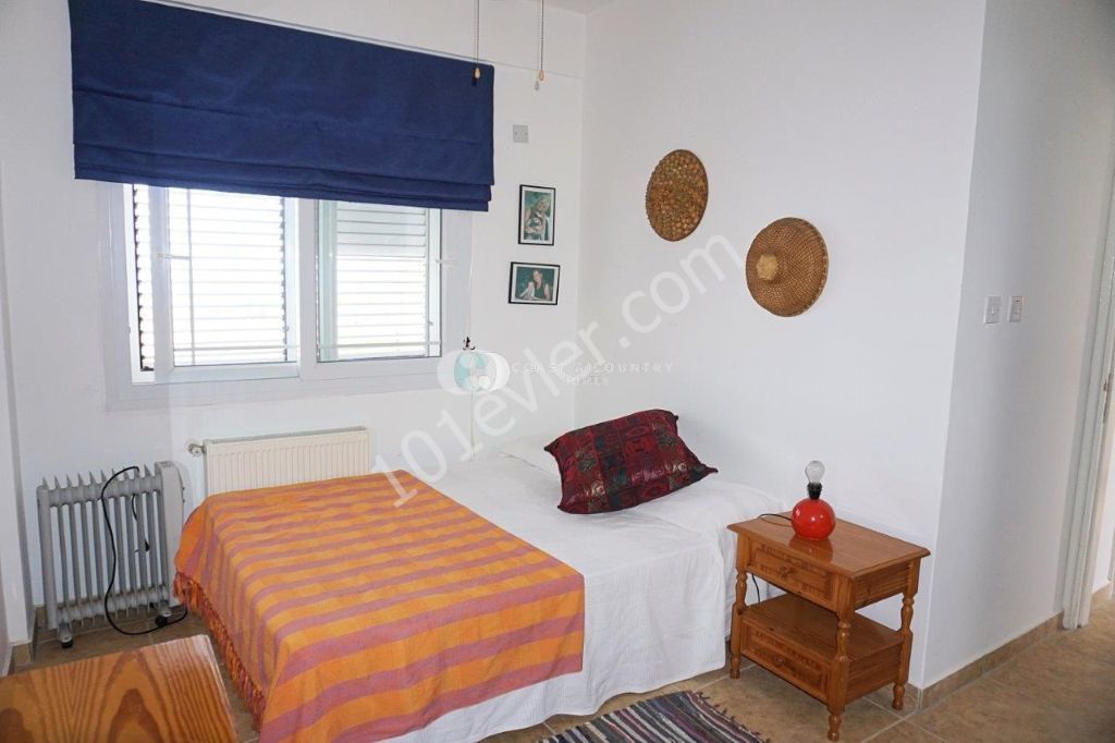 4+1 ful eşyalı villa, ortak havuzlu site, Bellapais bölgesi