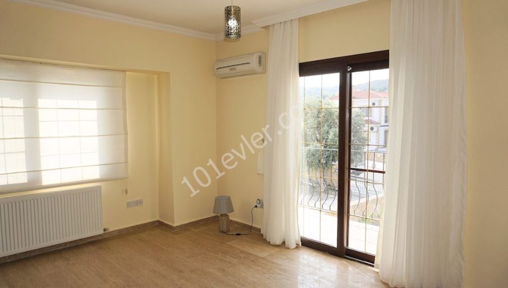 Denize sıfır 4+1 lüks villa, Kayalar