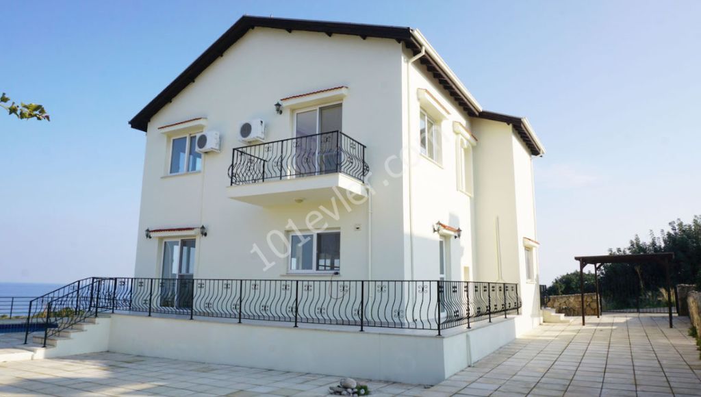 4+1 deniz manzaralı villa