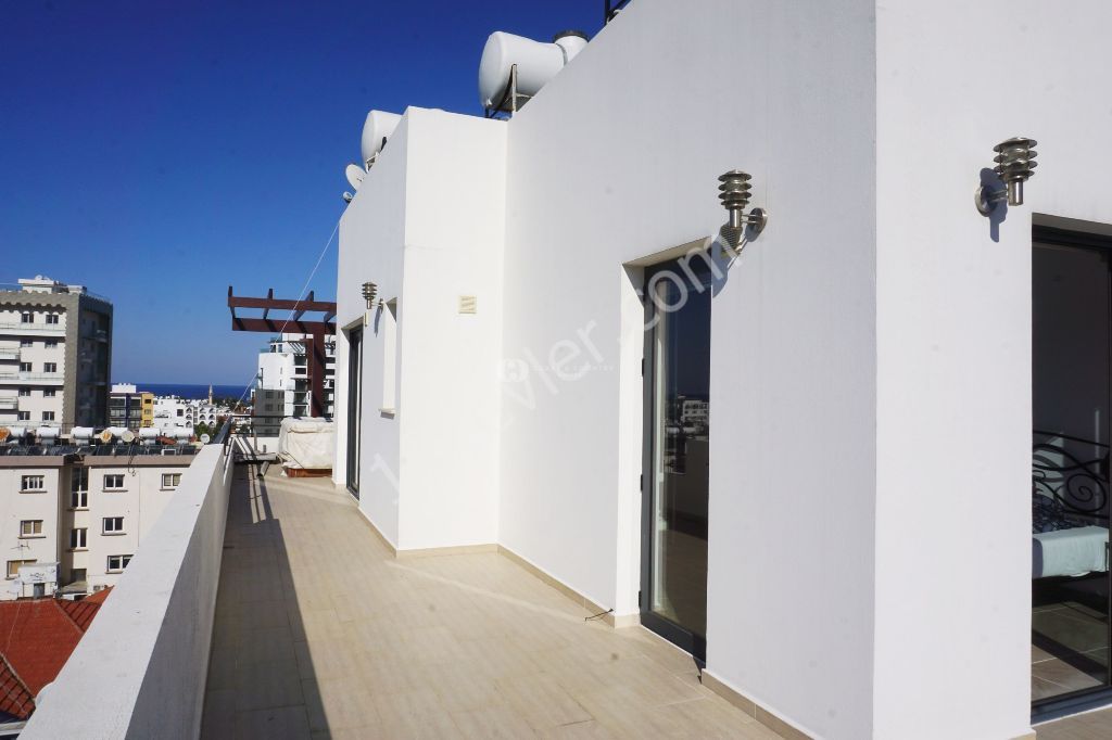 Central Modern Penthouse with Sea, Mountain and City Views