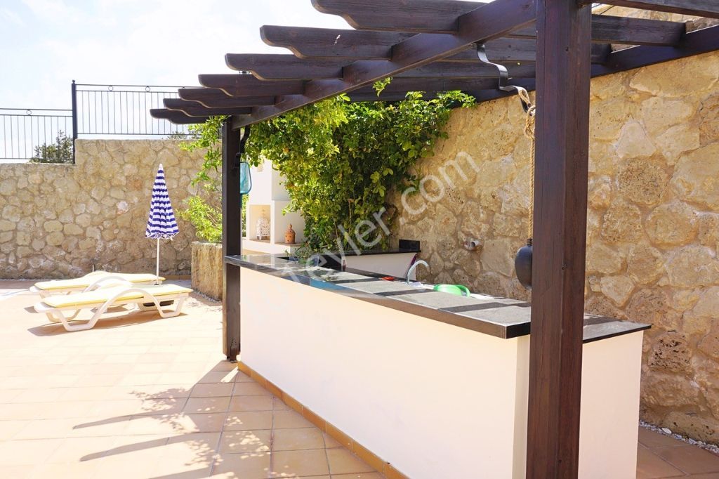 Stunning 3 Bed Resale Villa with Private Swimming Pool Overlooking Sea 