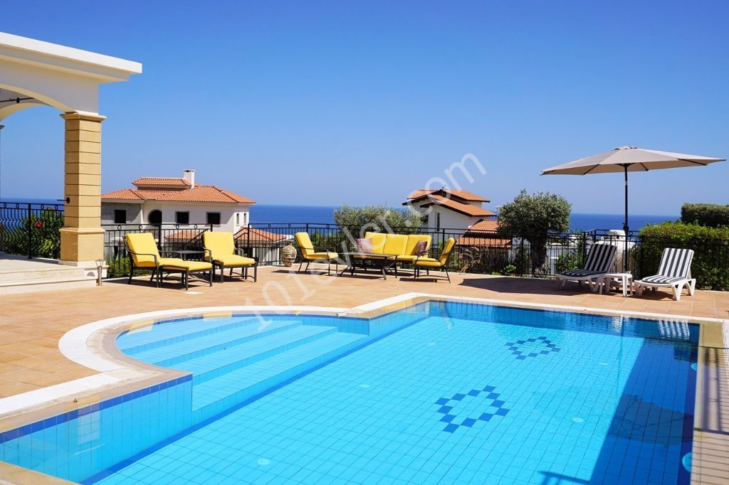 Stunning 3 Bed Resale Villa with Private Swimming Pool Overlooking Sea 