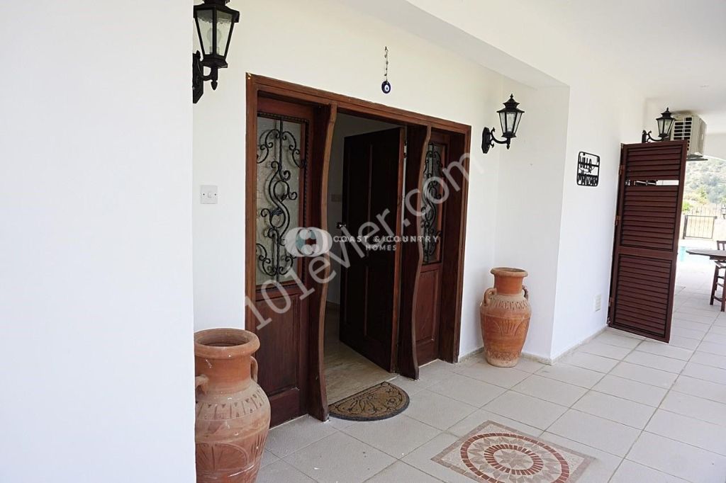 Prestigious Resale Villa with Private Swimming Pool