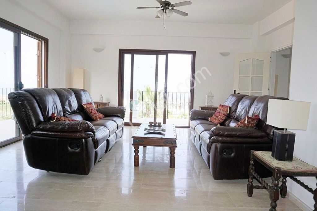 Prestigious Resale Villa with Private Swimming Pool