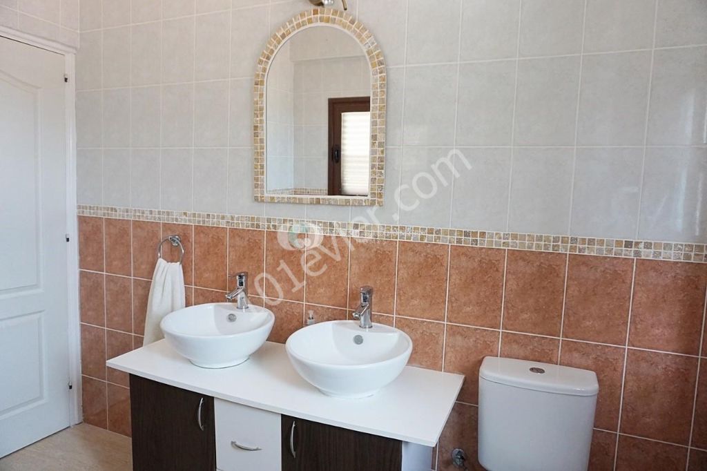 Bakımlı 4+1 Özel Havuzlu Villa