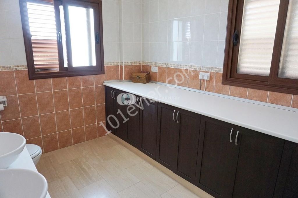 Bakımlı 4+1 Özel Havuzlu Villa