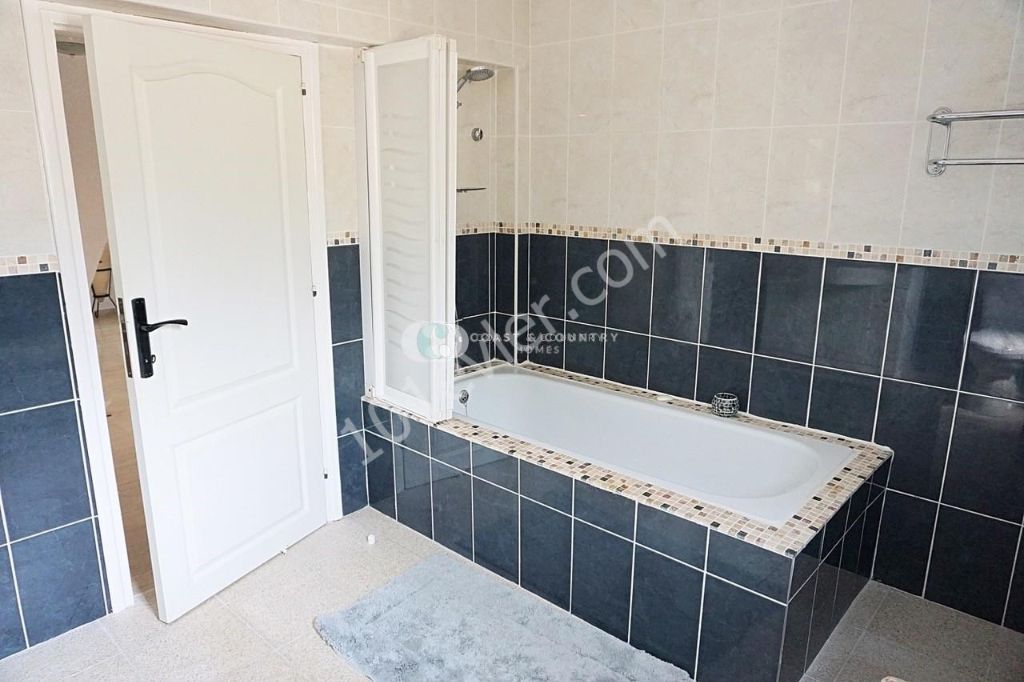 Bakımlı 4+1 Özel Havuzlu Villa