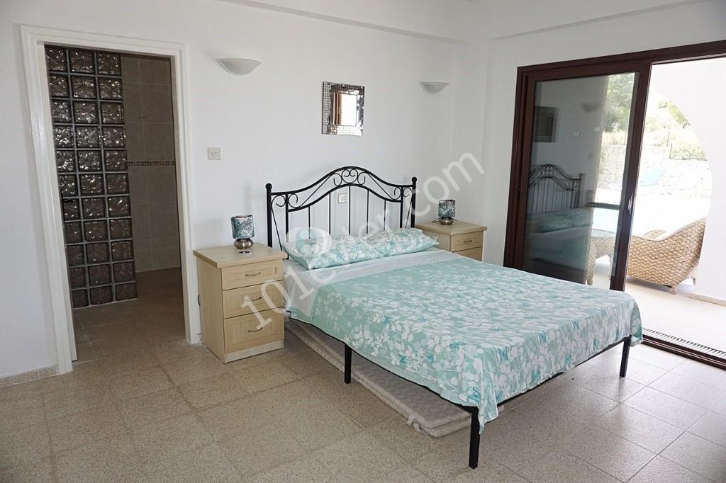 Bakımlı 4+1 Özel Havuzlu Villa