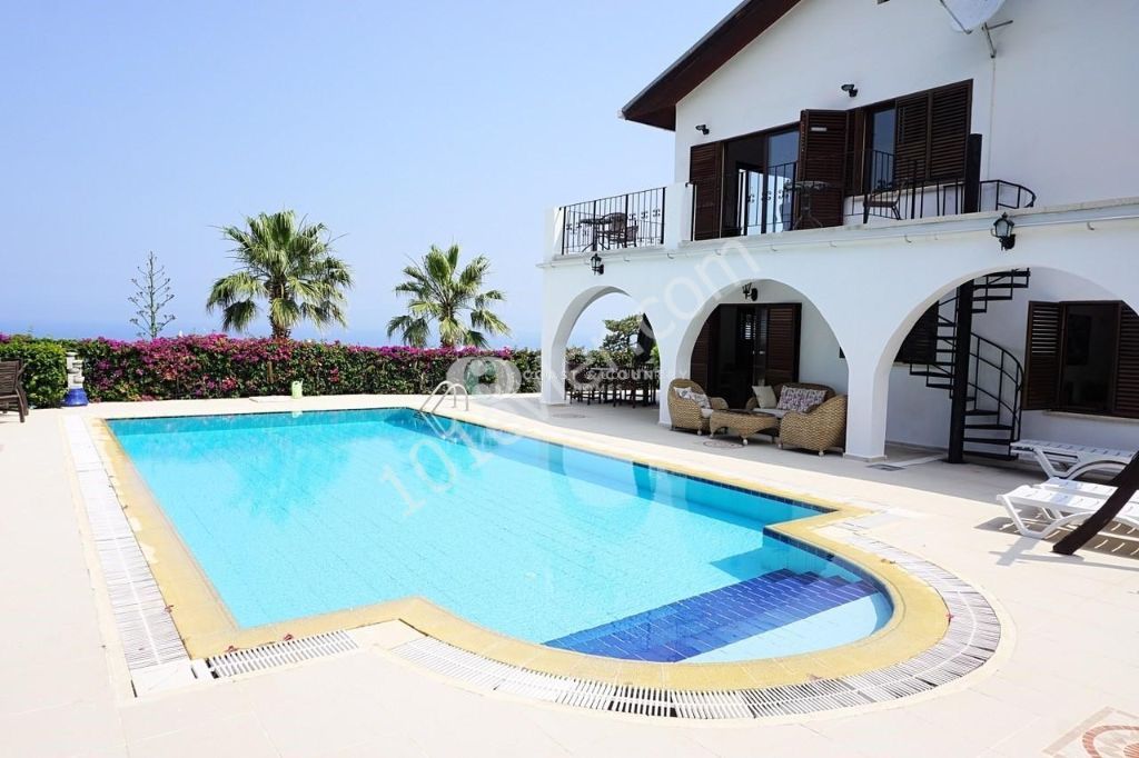 Prestigious Resale Villa with Private Swimming Pool