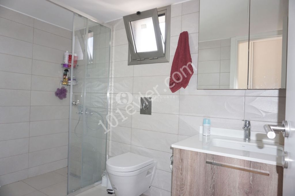 Özel bahçeli 3+1 Villa *Ortak havuzlu bakımlı site