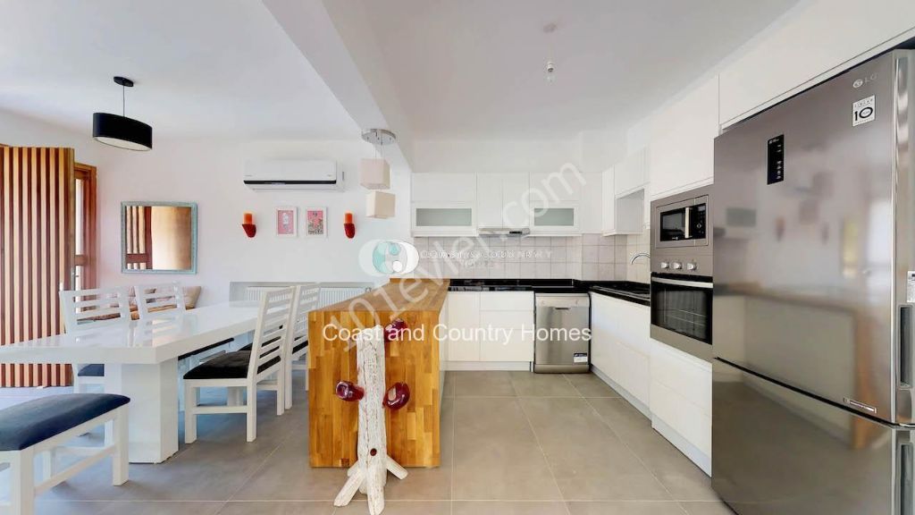 Lüks Geniş 3+1 Townhouse * Türk koçan * Ortak havuz