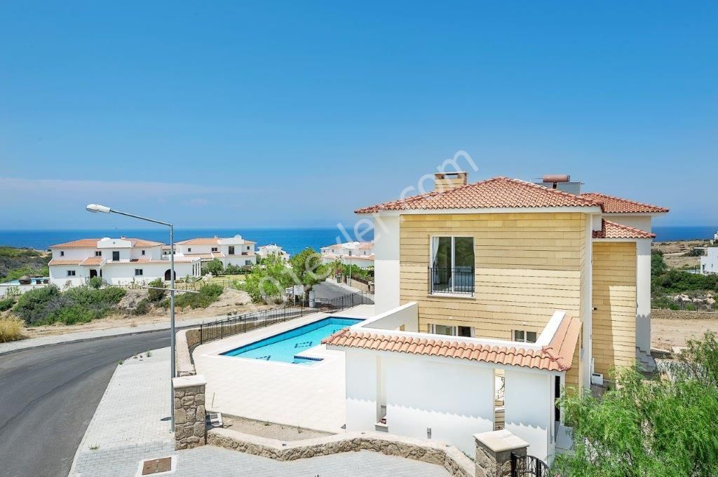 5 Bedroom Luxury Golf Seaside Villa by the Sea 