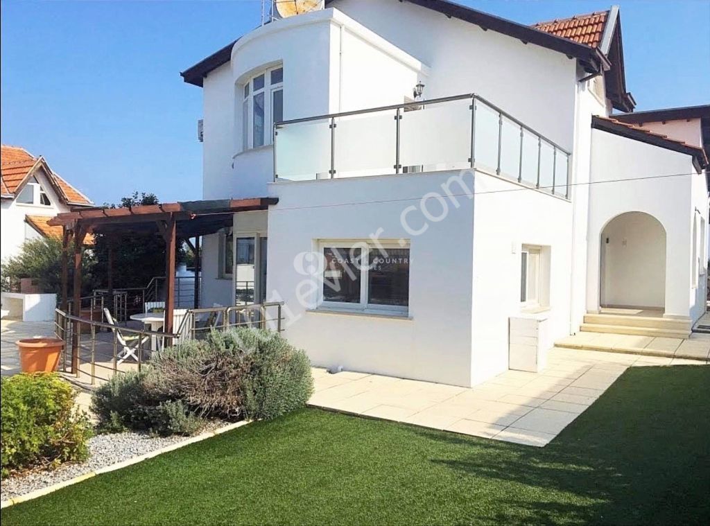 Deniz Manzaralı 4+1 Müstakil Villa