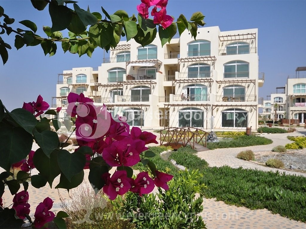 Fully Furnished 2 Bed Penthouse on Beachfront Resort * Turkish Title Deeds Ready