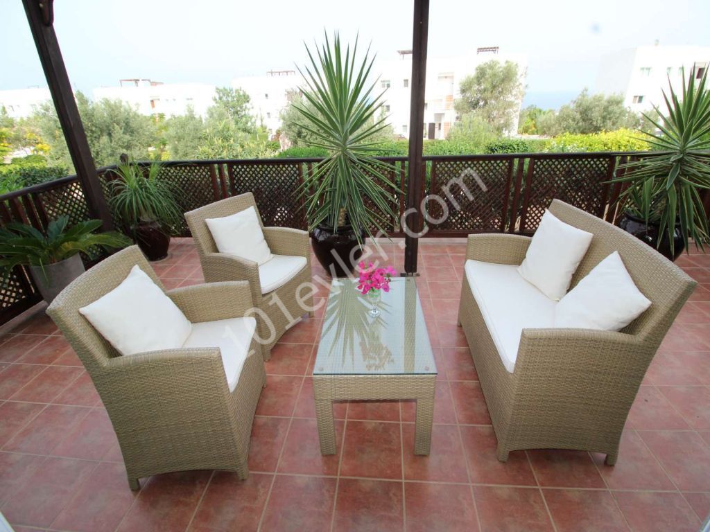 2 BEDROOM SEA VIEW GARDEN APARTMENT