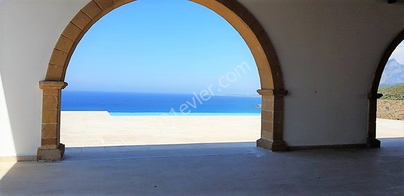 Elegant 4 bedroom beach view villa