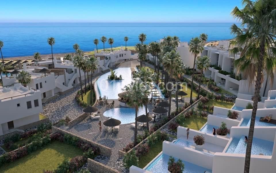 Beautiful 3 bedroom coastal penthouse apartment