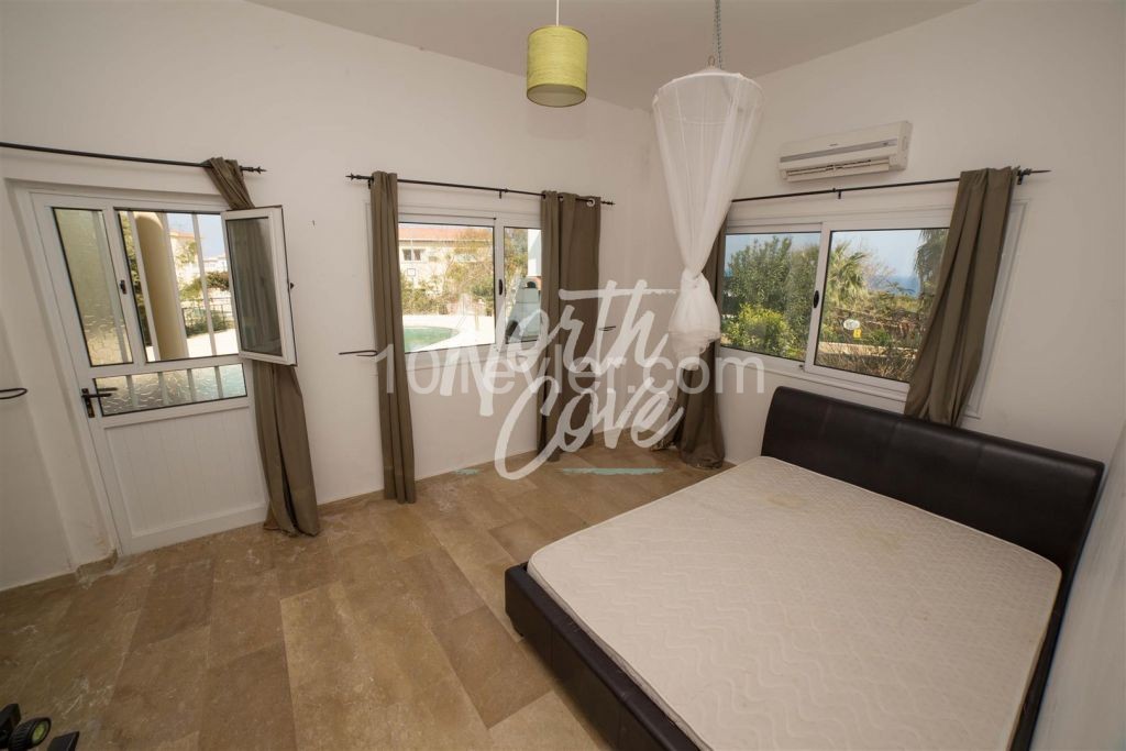 Well-located 4 bedroom sea-view villa