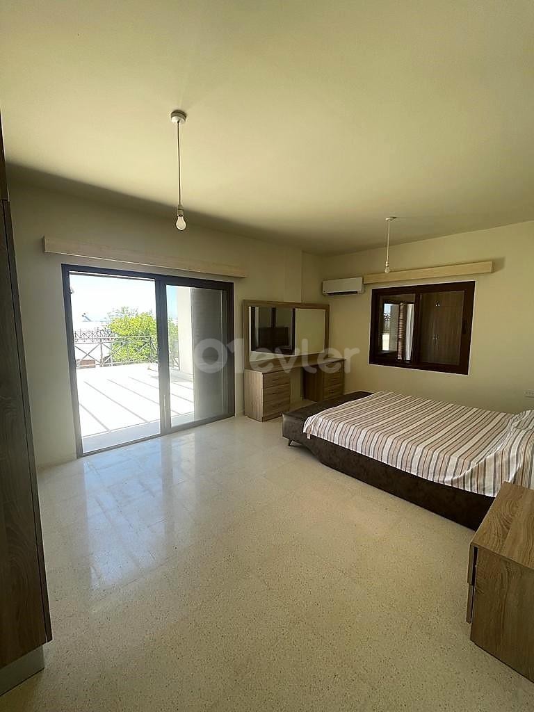 Immaculate 4 Bedroom Sizeable Villa