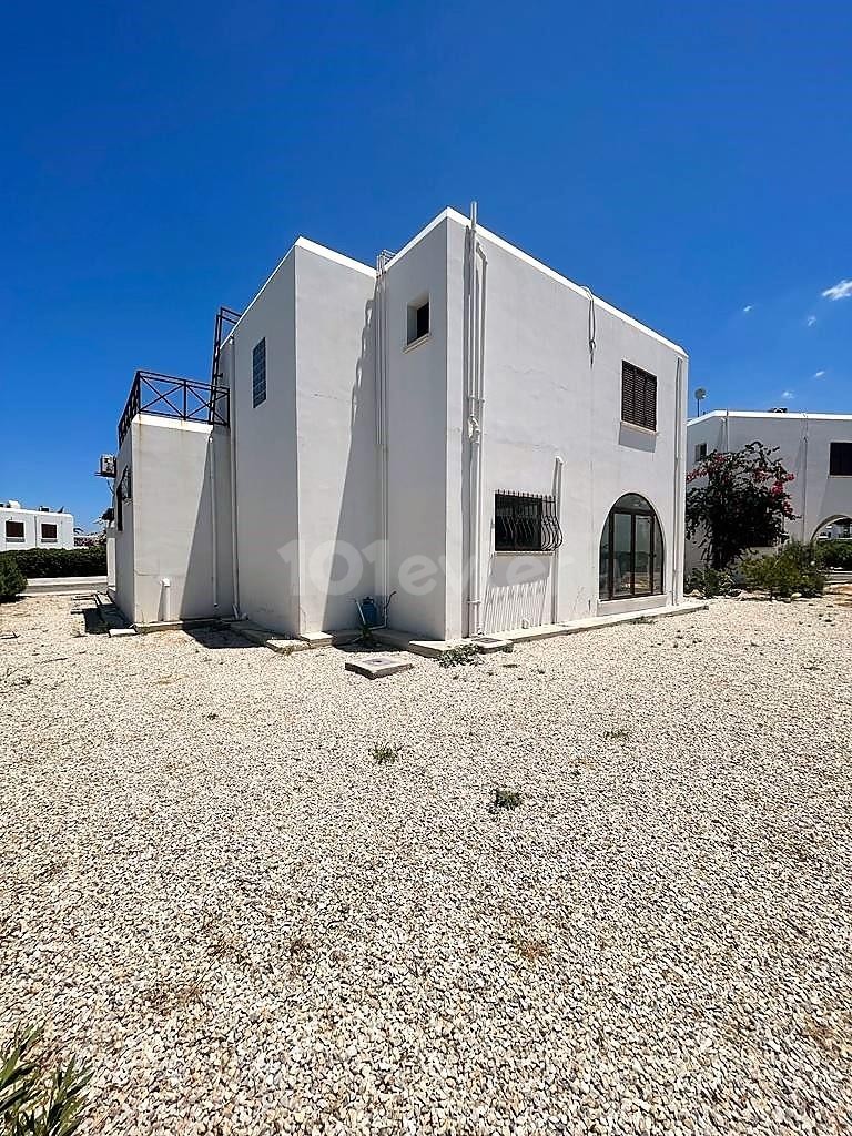 Immaculate 4 Bedroom Sizeable Villa