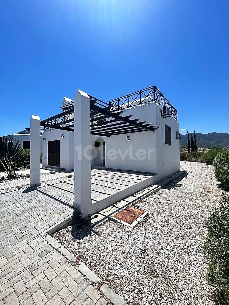 Immaculate 4 Bedroom Sizeable Villa