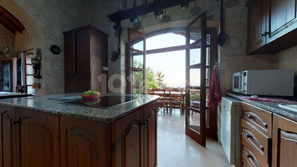 Traditional 3 Bedroom Stone House with Stunning Views